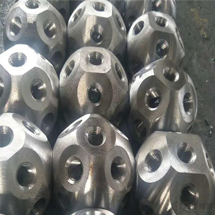 琼海螺栓球网架加工安装方法